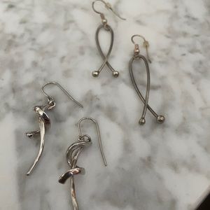 ❤️5/$25 2 Pairs of Silver-tone Dangle Earrings